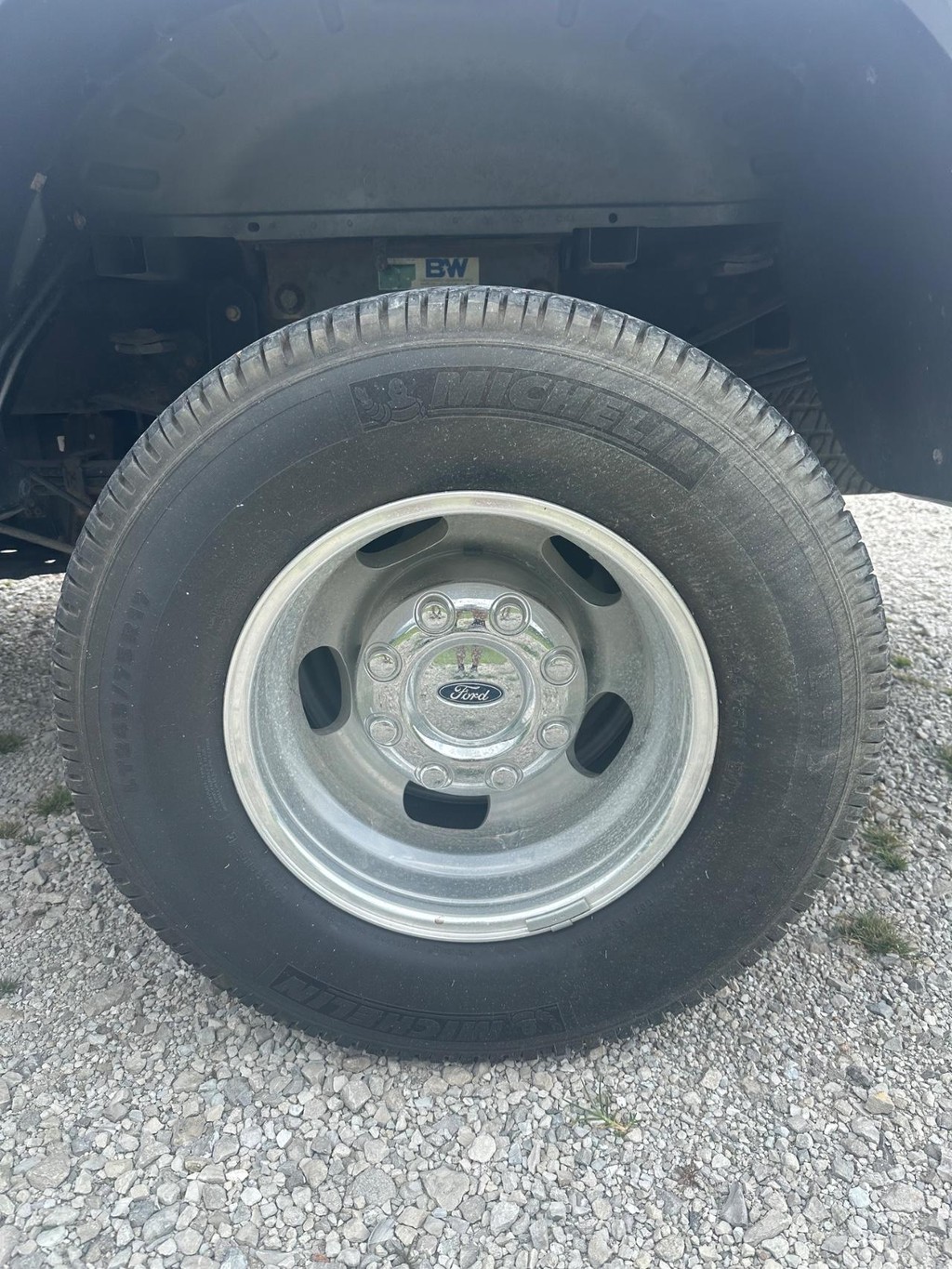 Ford Super Duty F-350 DRW Vehicle Full-screen Gallery Image 12