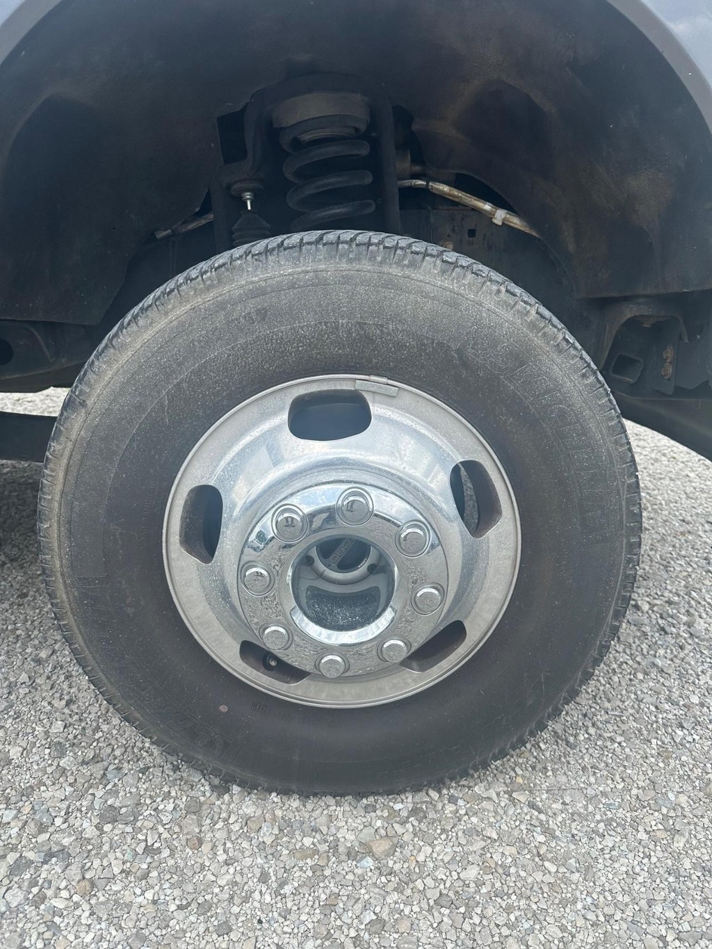 Ford Super Duty F-350 DRW Vehicle Full-screen Gallery Image 14