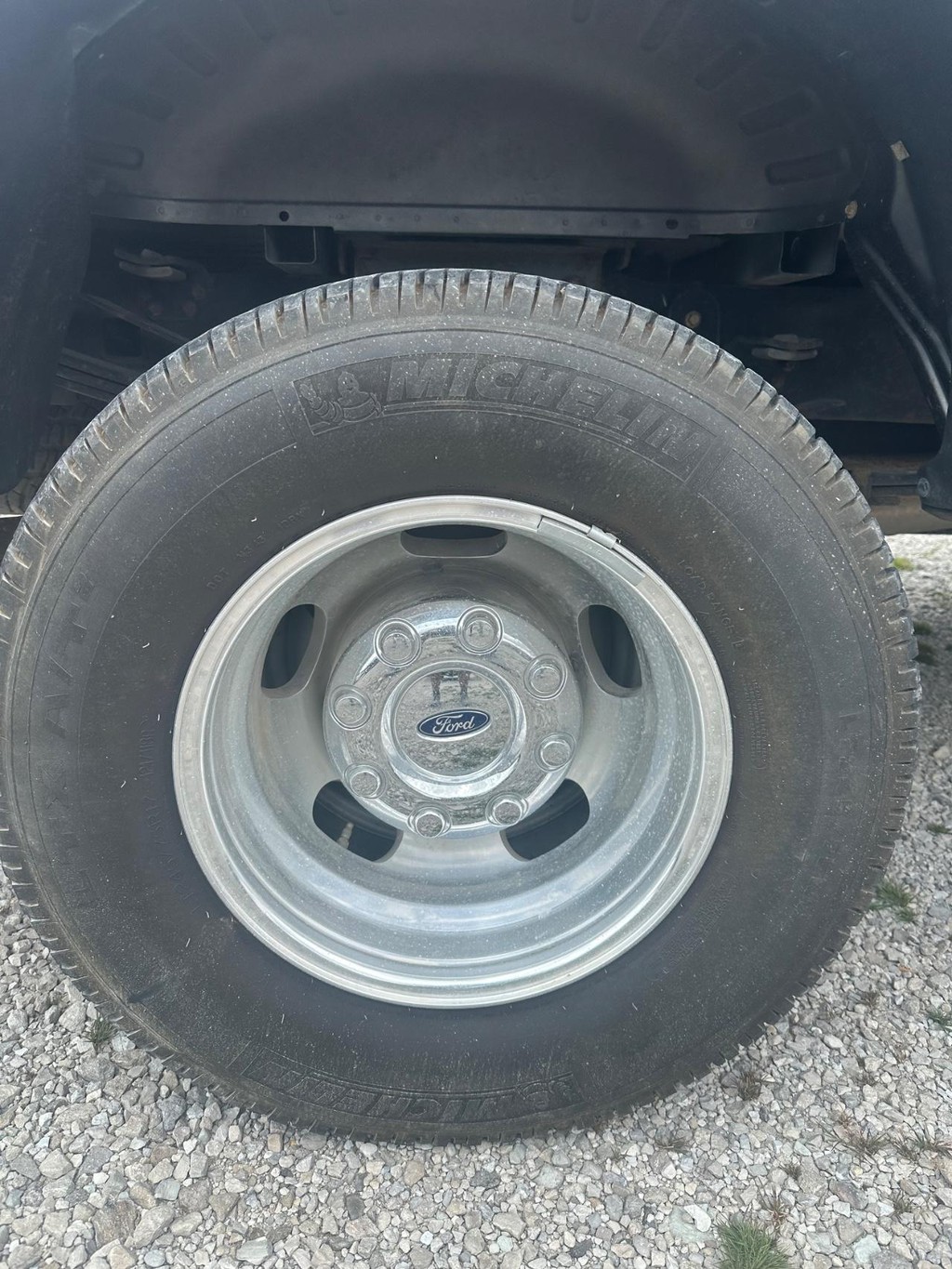 Ford Super Duty F-350 DRW Vehicle Full-screen Gallery Image 15