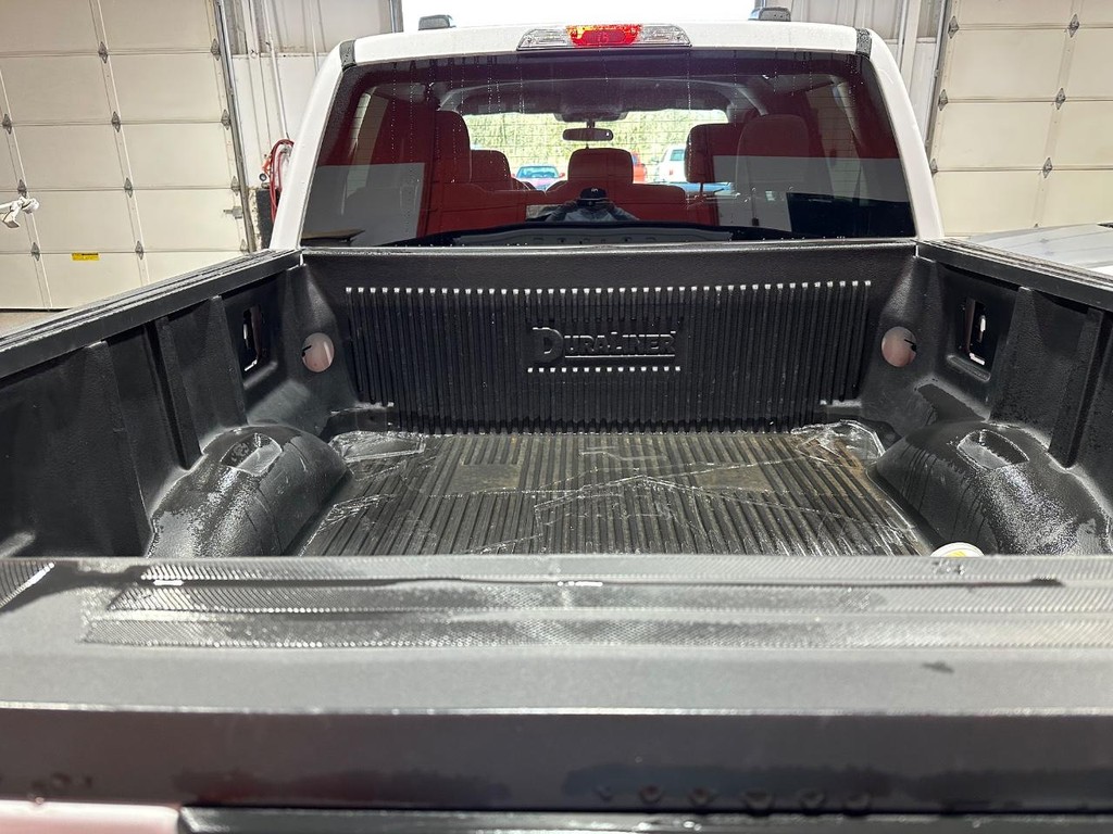 Ford F-150 Vehicle Full-screen Gallery Image 4