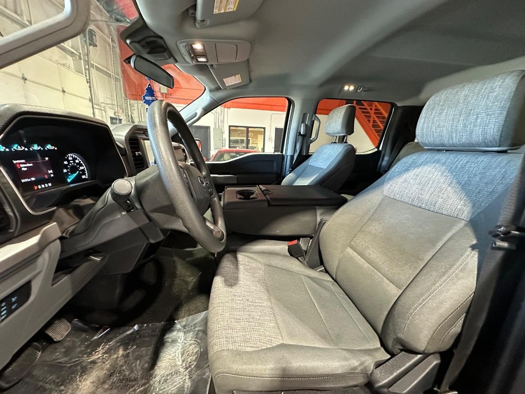 Ford F-150 Vehicle Full-screen Gallery Image 13