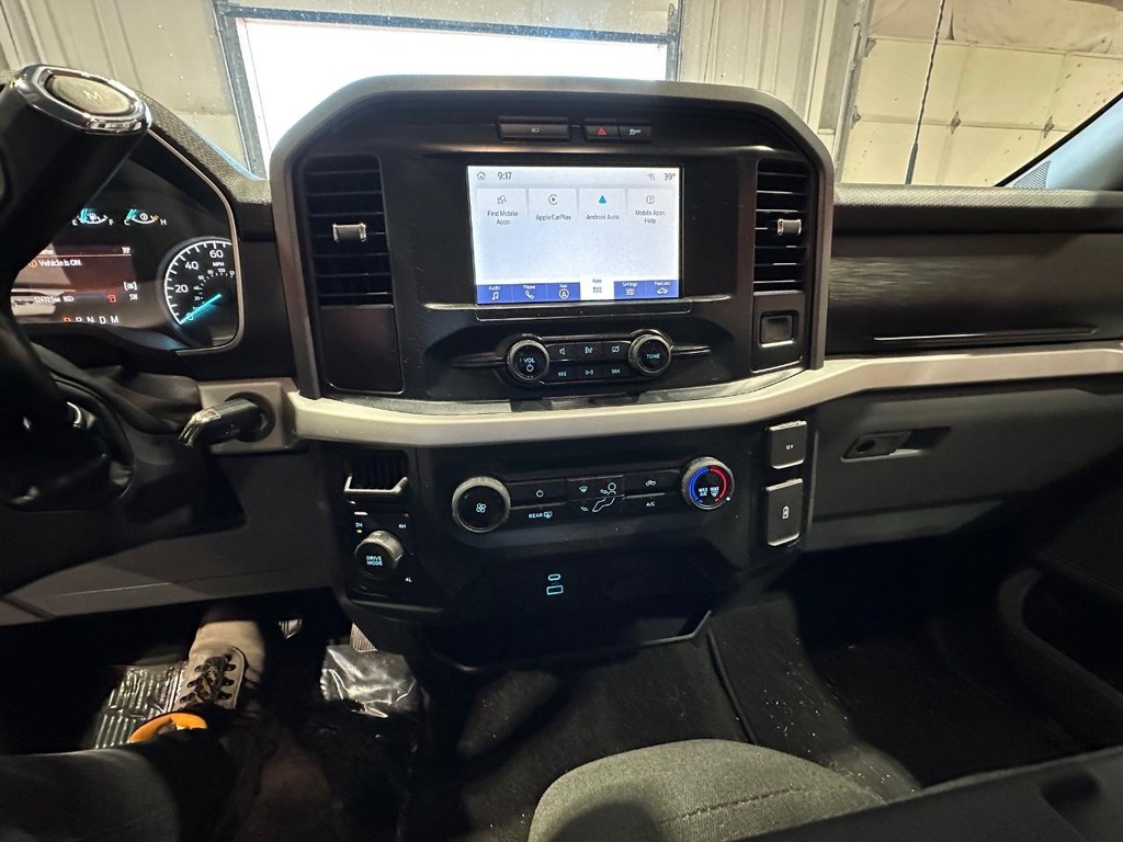 Ford F-150 Vehicle Full-screen Gallery Image 15