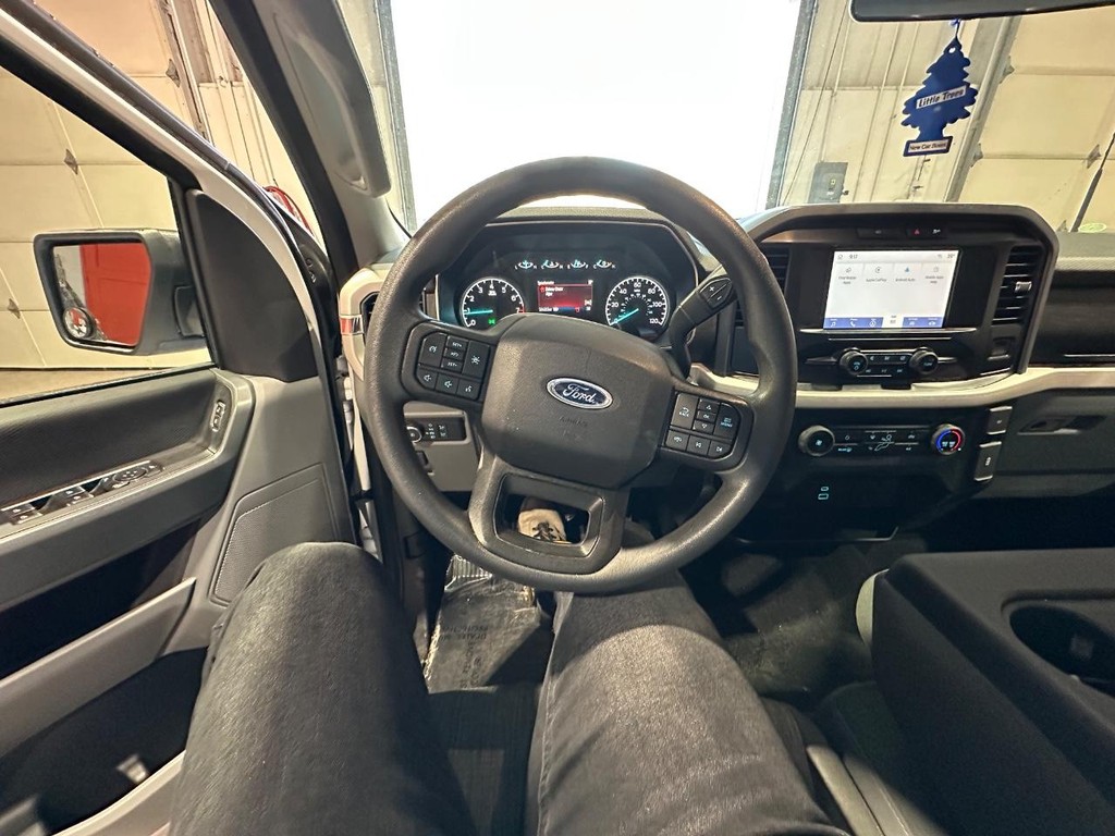 Ford F-150 Vehicle Full-screen Gallery Image 18