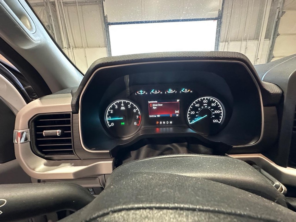 Ford F-150 Vehicle Full-screen Gallery Image 19