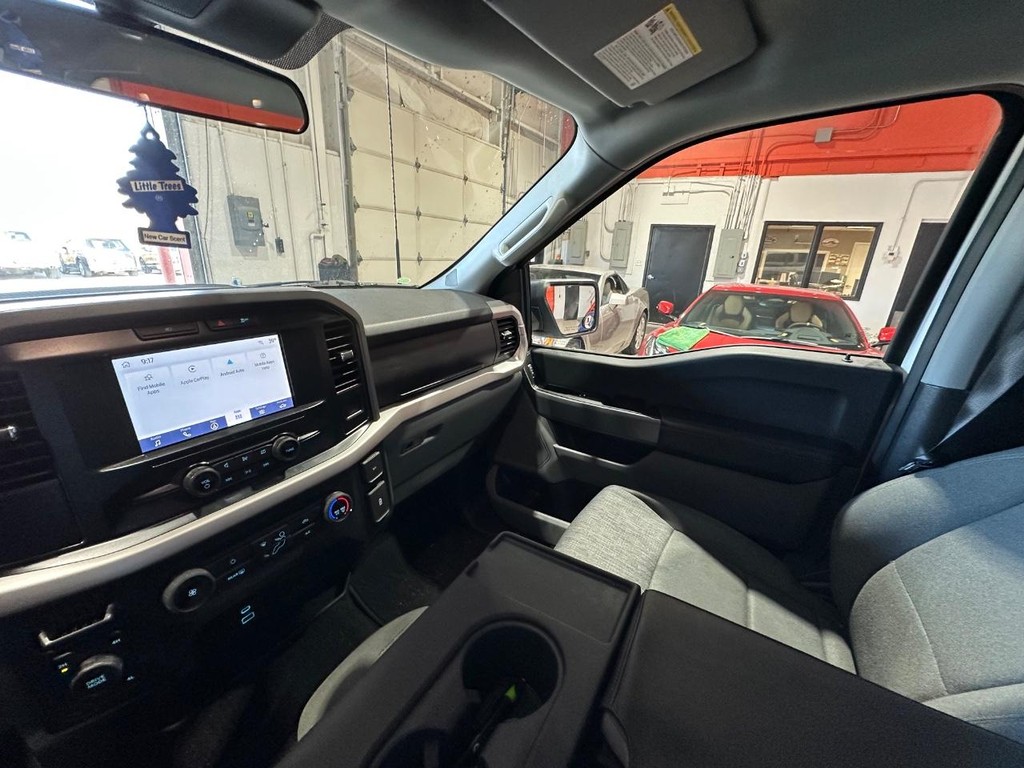 Ford F-150 Vehicle Full-screen Gallery Image 20