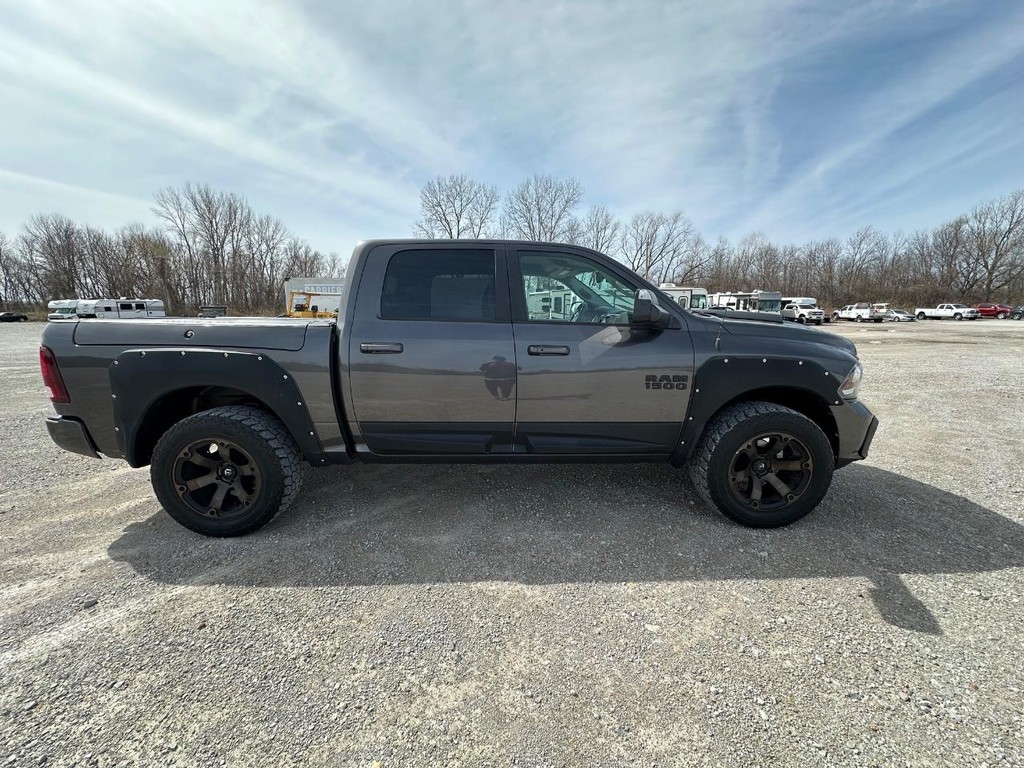 Ram 1500 Vehicle Full-screen Gallery Image 2