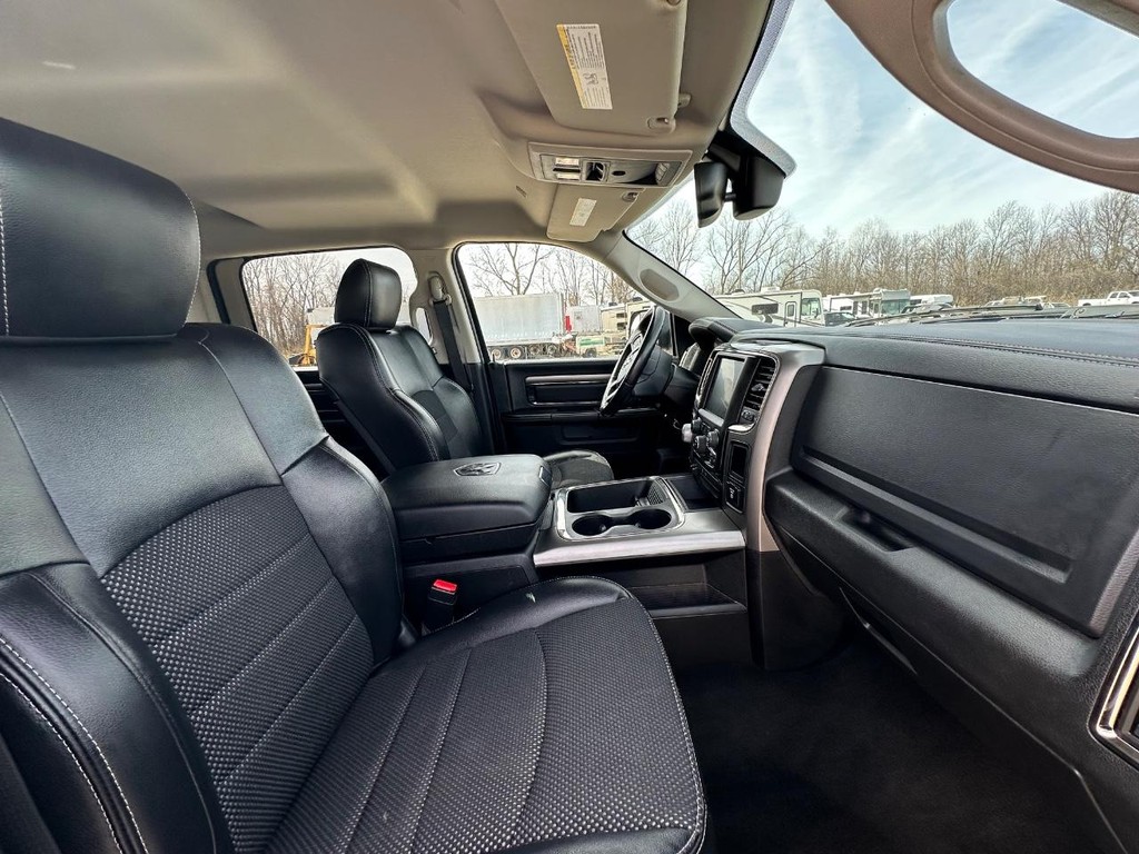 Ram 1500 Vehicle Full-screen Gallery Image 21