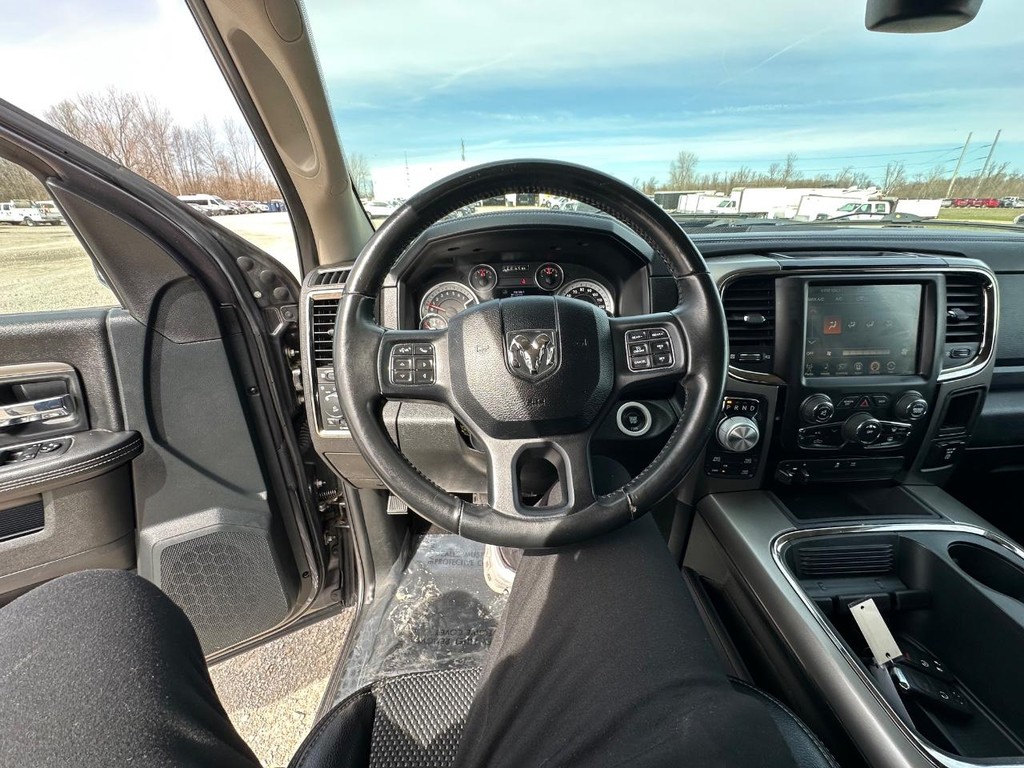 Ram 1500 Vehicle Full-screen Gallery Image 25