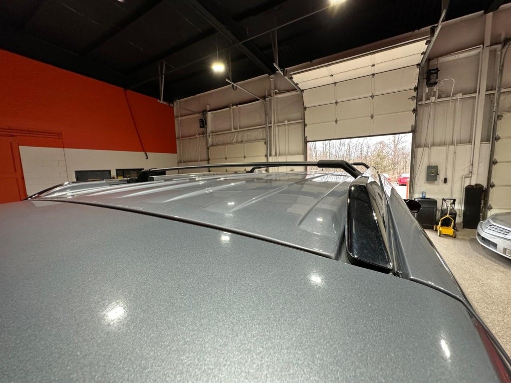 Lincoln Navigator L Vehicle Full-screen Gallery Image 23