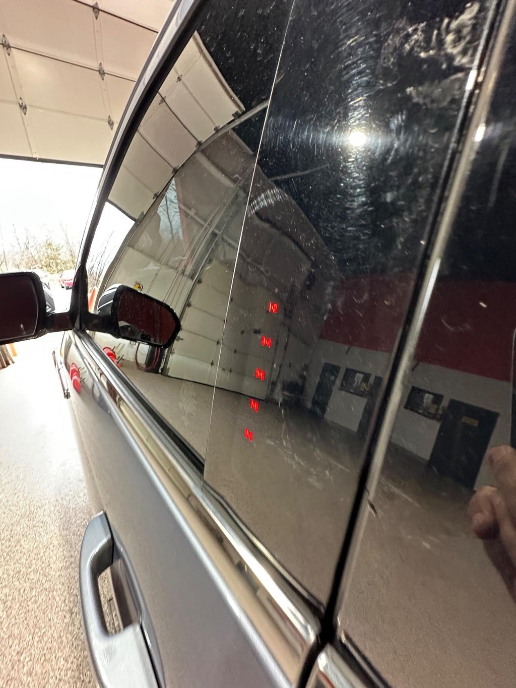 Lincoln Navigator L Vehicle Full-screen Gallery Image 25