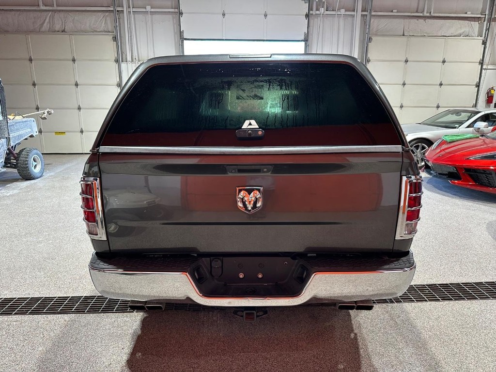 Ram 1500 Vehicle Full-screen Gallery Image 2