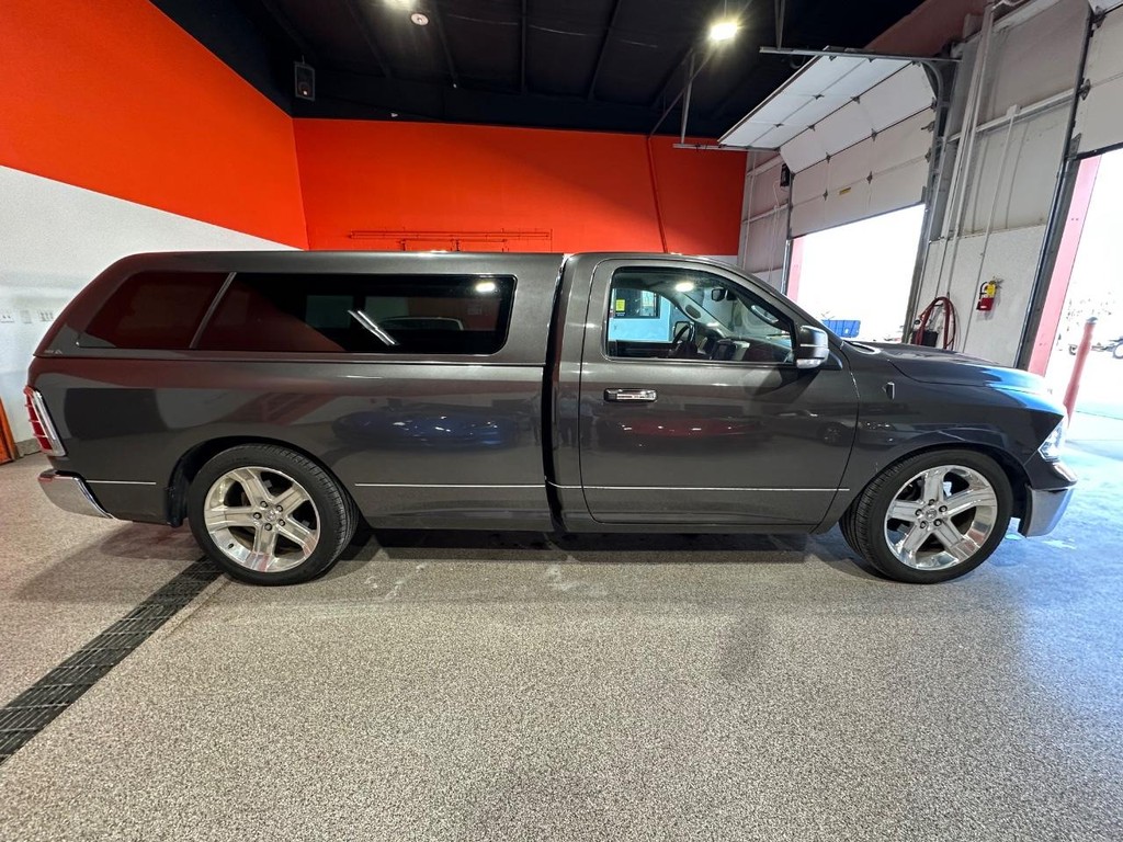 Ram 1500 Vehicle Full-screen Gallery Image 4