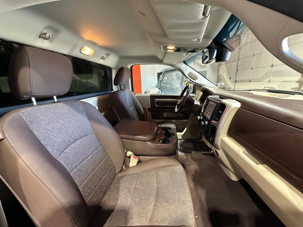 Ram 1500 Vehicle Full-screen Gallery Image 14