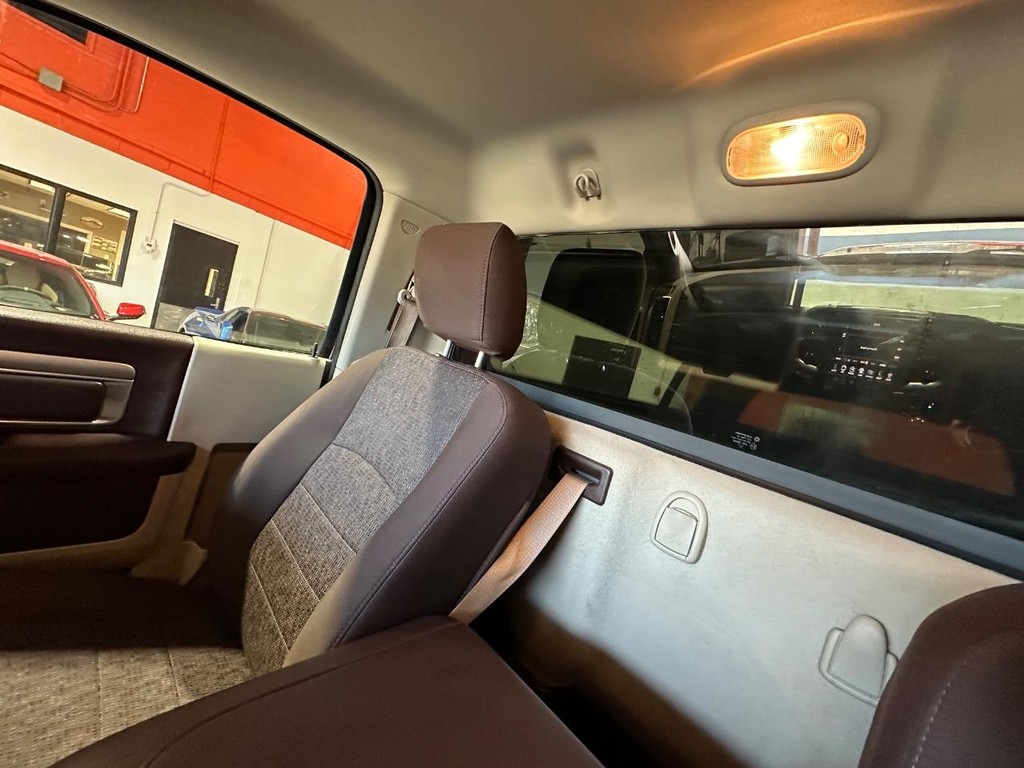 Ram 1500 Vehicle Full-screen Gallery Image 21