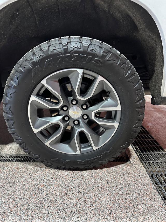 Chevrolet Silverado 1500 Vehicle Full-screen Gallery Image 27