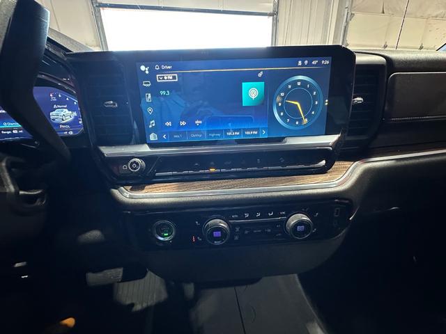 Chevrolet Silverado 1500 Vehicle Full-screen Gallery Image 37