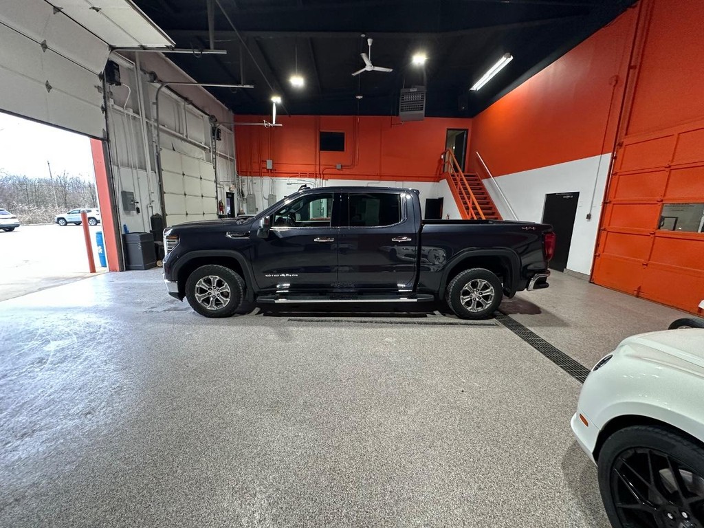 GMC Sierra 1500 Vehicle Full-screen Gallery Image 6