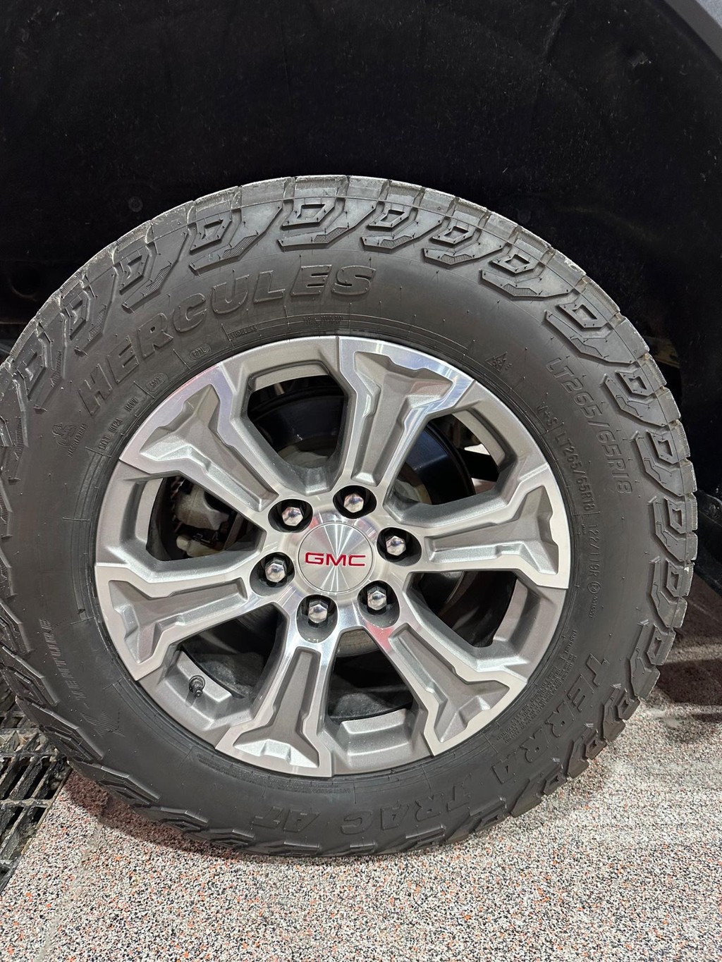 GMC Sierra 1500 Vehicle Full-screen Gallery Image 15