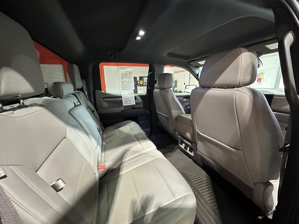 GMC Sierra 1500 Vehicle Full-screen Gallery Image 19