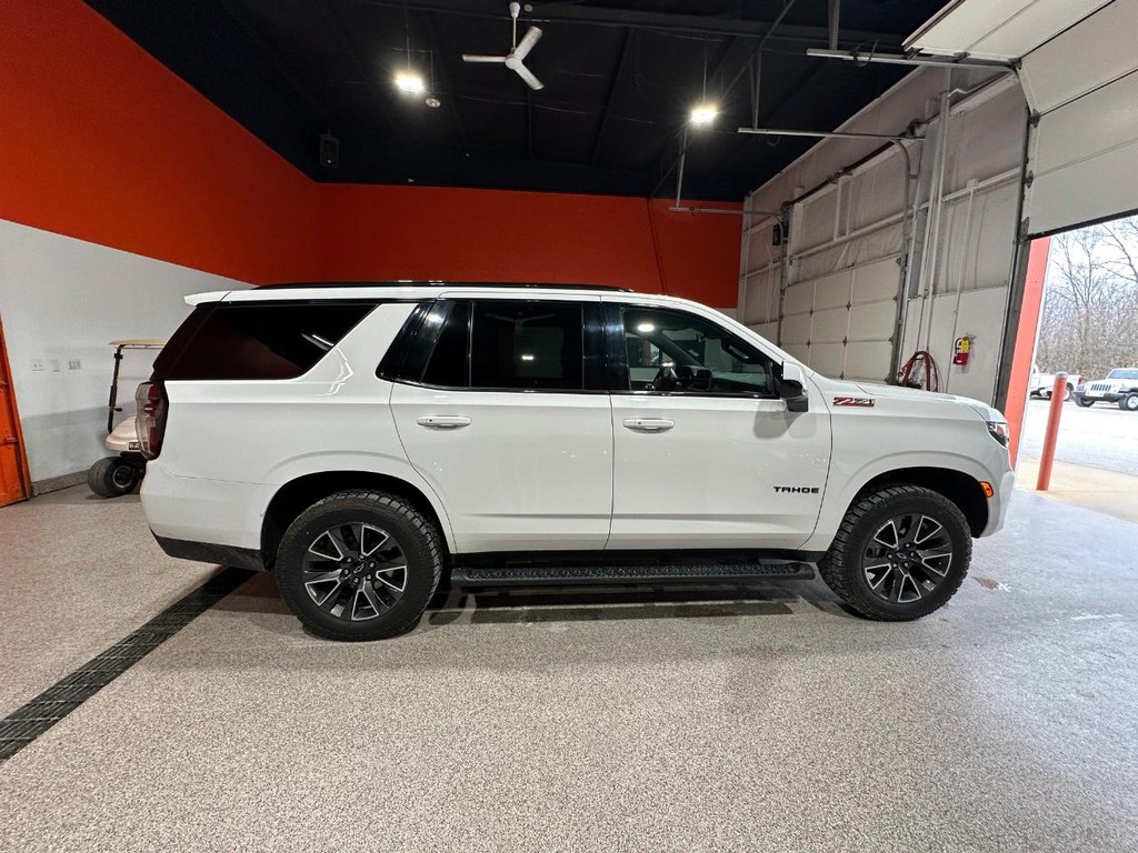 Chevrolet Tahoe Vehicle Full-screen Gallery Image 2