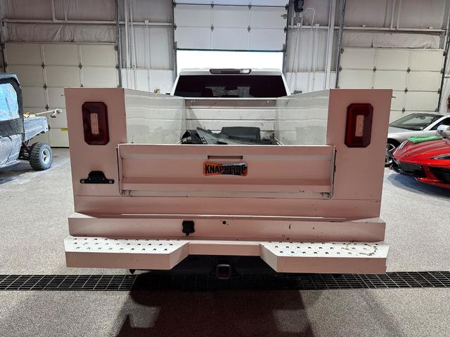 GMC Sierra 3500HD Vehicle Full-screen Gallery Image 4