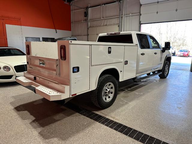 GMC Sierra 3500HD Vehicle Full-screen Gallery Image 5