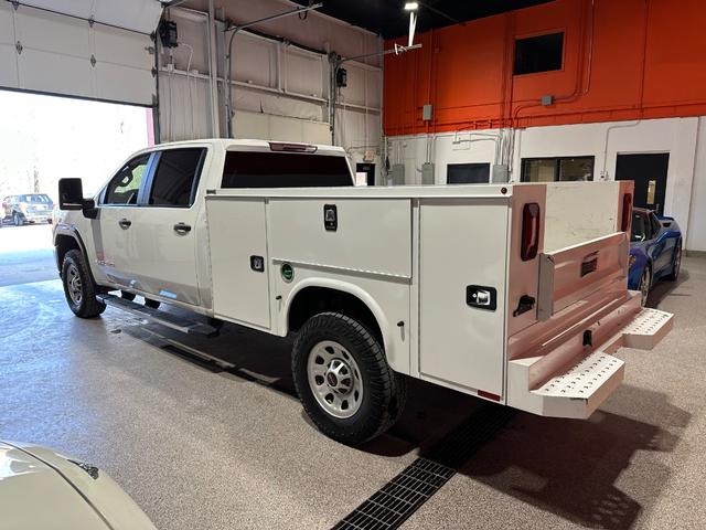 GMC Sierra 3500HD Vehicle Full-screen Gallery Image 8