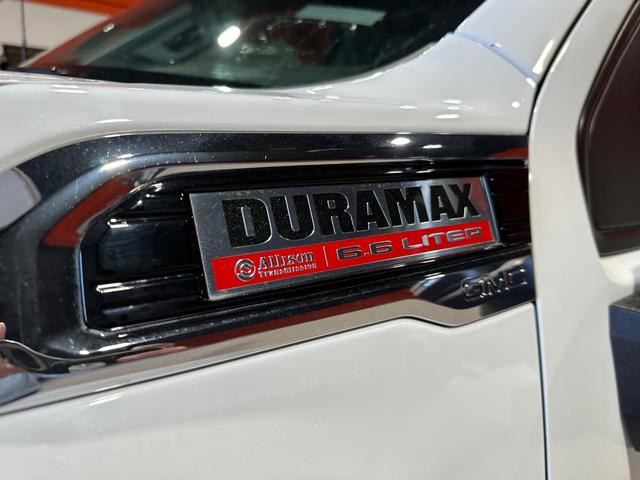 GMC Sierra 3500HD Vehicle Full-screen Gallery Image 9