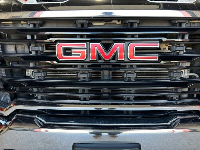 GMC Sierra 3500HD Vehicle Full-screen Gallery Image 10