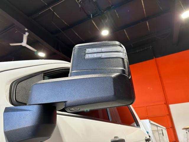 GMC Sierra 3500HD Vehicle Full-screen Gallery Image 14