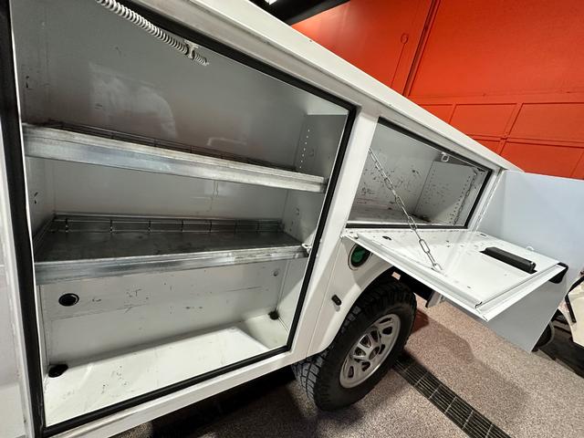 GMC Sierra 3500HD Vehicle Full-screen Gallery Image 19