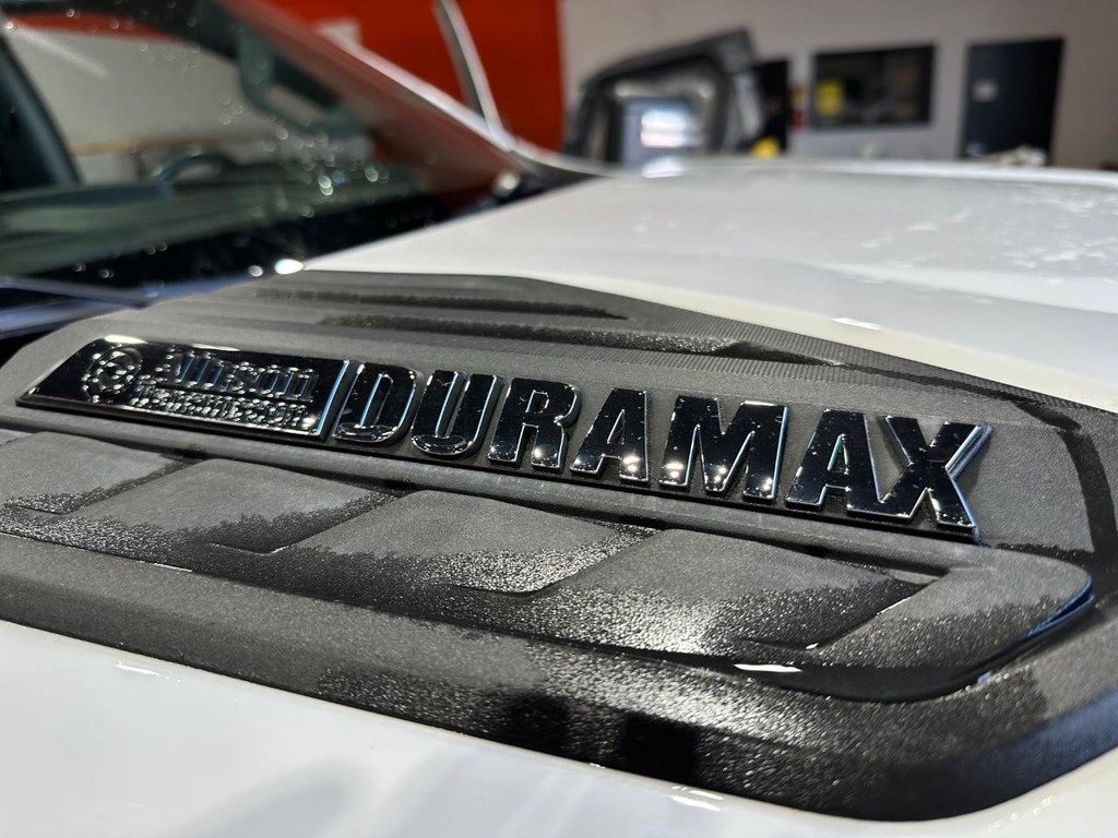 Chevrolet Silverado 3500HD CC Vehicle Full-screen Gallery Image 22