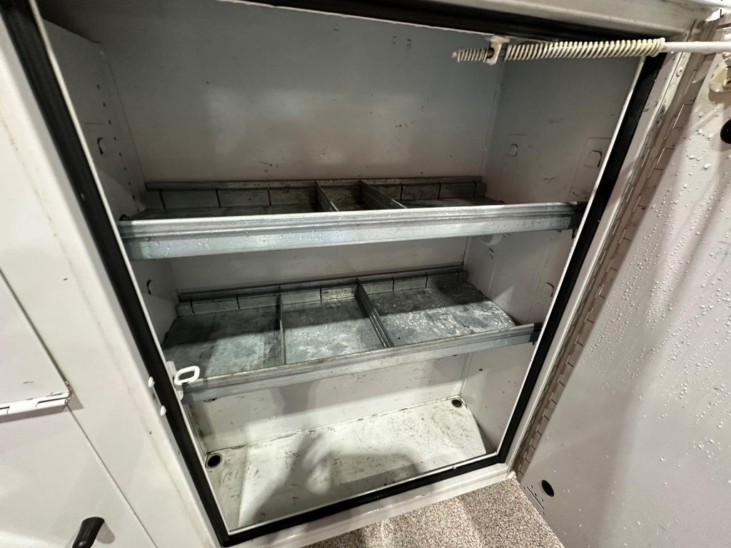 Chevrolet Silverado 3500HD CC Vehicle Full-screen Gallery Image 23