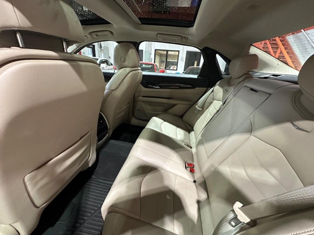 Cadillac CT6 Sedan Vehicle Full-screen Gallery Image 14