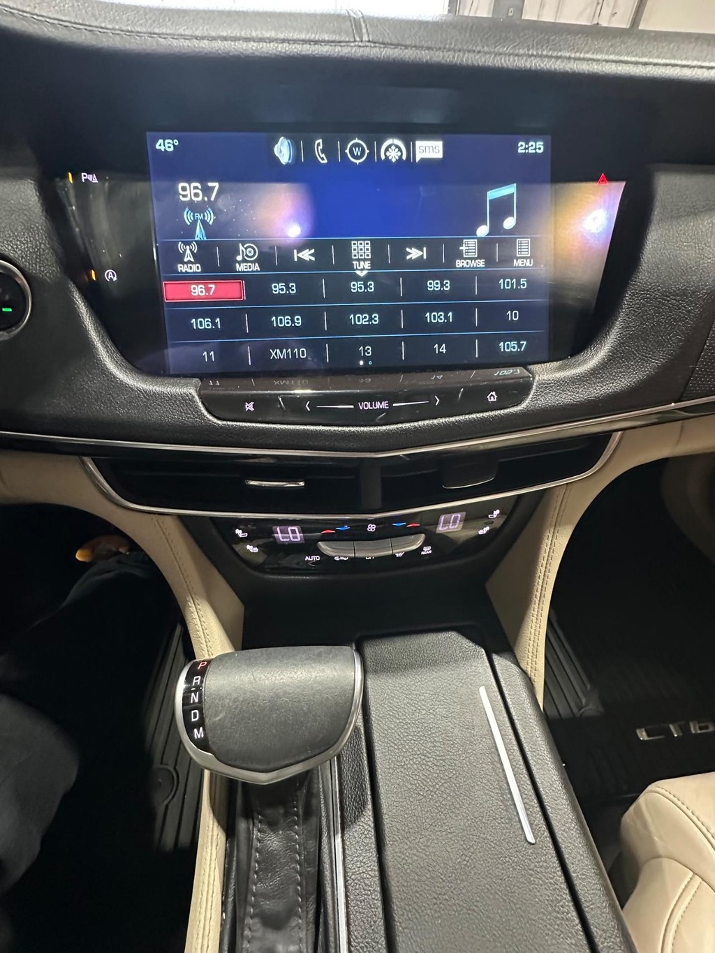 Cadillac CT6 Sedan Vehicle Full-screen Gallery Image 20