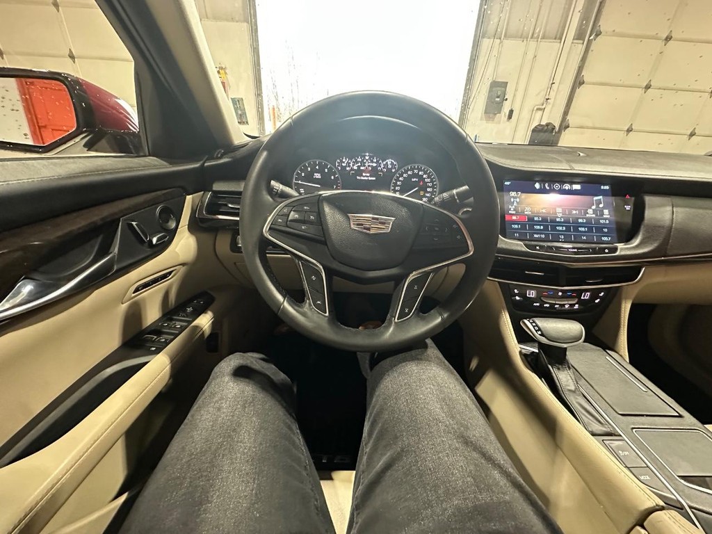 Cadillac CT6 Sedan Vehicle Full-screen Gallery Image 22
