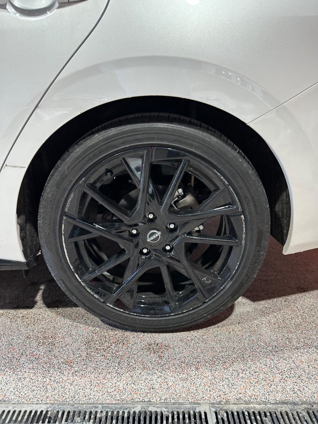 Nissan Sentra Vehicle Full-screen Gallery Image 10