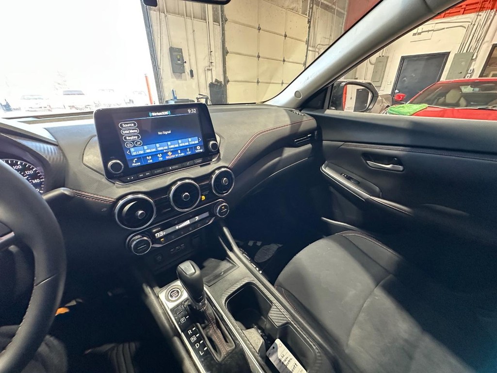 Nissan Sentra Vehicle Full-screen Gallery Image 19