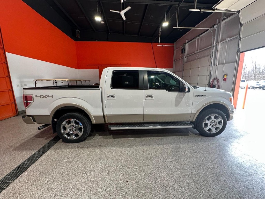 Ford F-150 Vehicle Full-screen Gallery Image 2