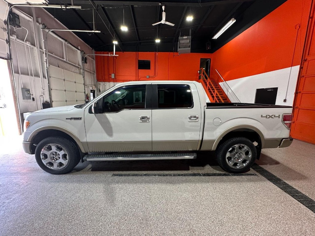 Ford F-150 Vehicle Full-screen Gallery Image 4