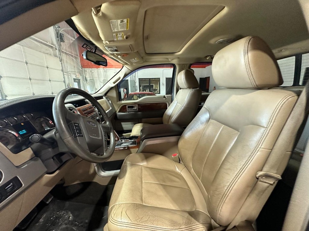 Ford F-150 Vehicle Full-screen Gallery Image 10