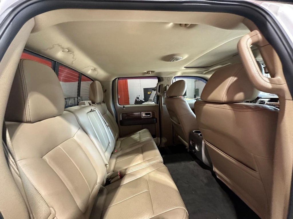 Ford F-150 Vehicle Full-screen Gallery Image 21