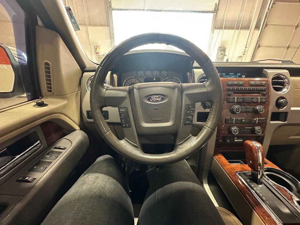 Ford F-150 Vehicle Full-screen Gallery Image 22