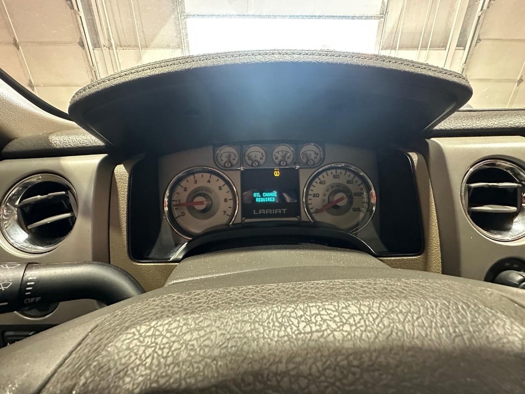 Ford F-150 Vehicle Full-screen Gallery Image 23