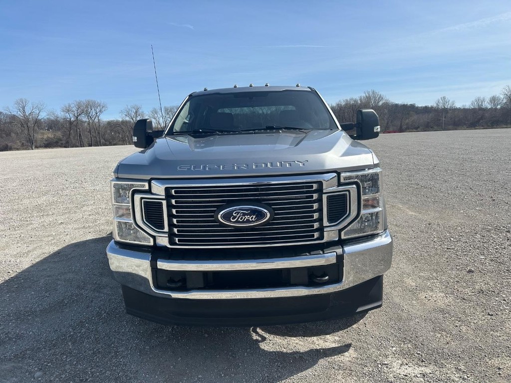 Ford Super Duty F-350 DRW Vehicle Full-screen Gallery Image 8