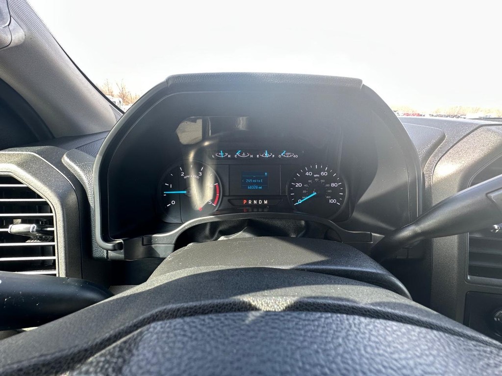 Ford Super Duty F-350 DRW Vehicle Full-screen Gallery Image 19