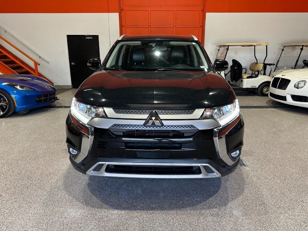 Mitsubishi Outlander Vehicle Full-screen Gallery Image 10