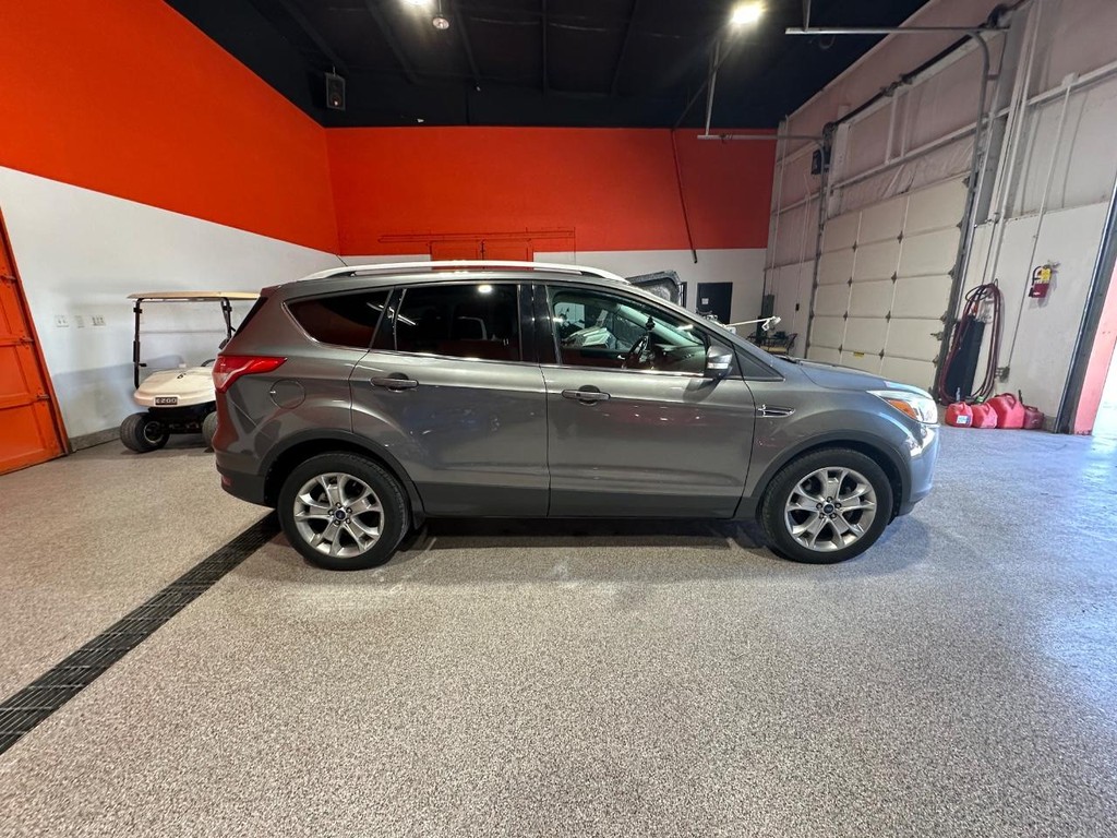 Ford Escape Vehicle Full-screen Gallery Image 2