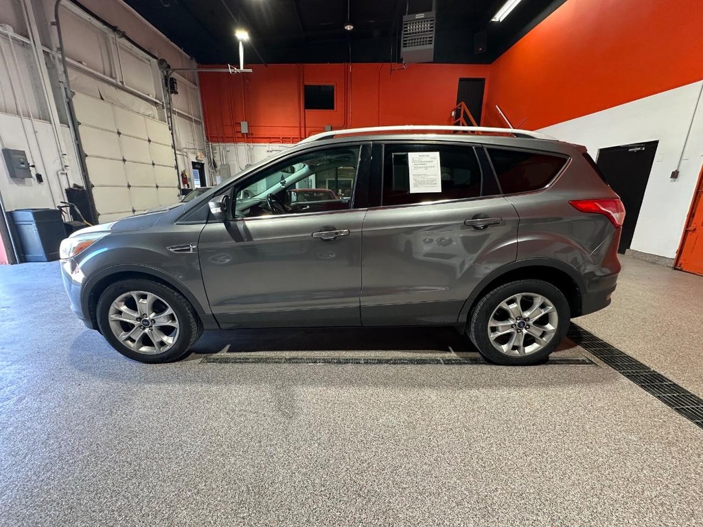 Ford Escape Vehicle Full-screen Gallery Image 4