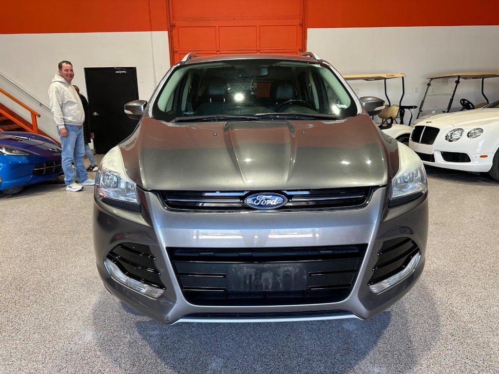 Ford Escape Vehicle Full-screen Gallery Image 8